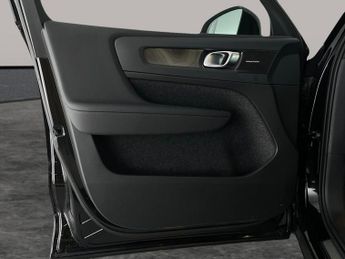 Volvo XC40 Recharge 69kWh Ultimate RWD (238 ps) - CARPLAY - HK AUDIO