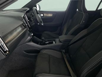 Volvo XC40 Recharge 69kWh Ultimate RWD (238 ps) - CARPLAY - HK AUDIO