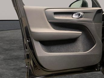 Volvo C40 Recharge 69kWh Core (231 ps) - LANE DEPARTURE  - 19IN ALLOYS - B