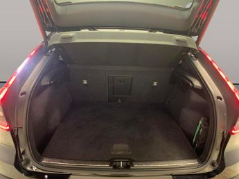 Volvo C40 Recharge 69kWh Core (231 ps) - LANE DEPARTURE  - 19IN ALLOYS - B