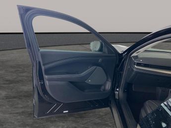 Ford Mustang Mach-e Extended Range 91kWh Automatic (294 ps) - NAV - HEATED STEERING