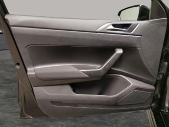 Volkswagen Polo 1.0 TSI R-Line DSG (95 ps) - DIGITAL DASH - AIR CON - DAB