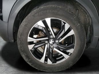 Peugeot E-2008 50kWh GT (136 ps) - LED - REVERSE CAM - NAV