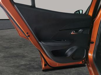 Peugeot E-2008 50kWh GT Premium (136 ps) - KEYLESS ENTRY - LED - REVERSE CAM