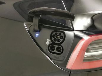 Tesla Model Y (Dual Motor) Long Range 4WDE (384 bhp) - HEATED STEERING