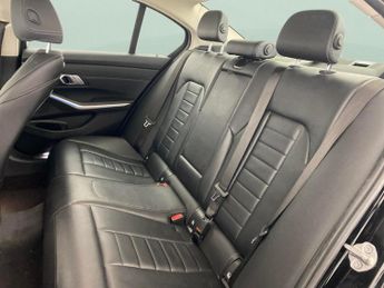 BMW 3 Series 2.0 330e 12kWh Sport Pro Plug-in (292 ps) - LEATHER - ADAPTIVE L