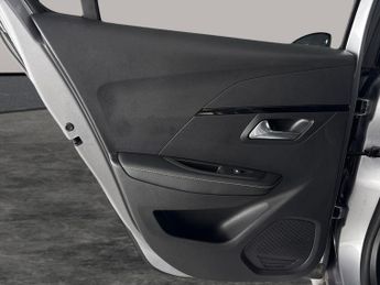 Peugeot E-208 50kWh GT (136 ps) - BLIND SPOT ASSIST - WIFI - LANE DEPARTURE