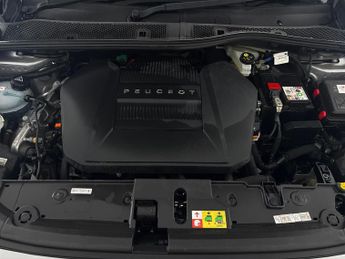 Peugeot E-208 50kWh GT (136 ps) - BLIND SPOT ASSIST - WIFI - LANE DEPARTURE
