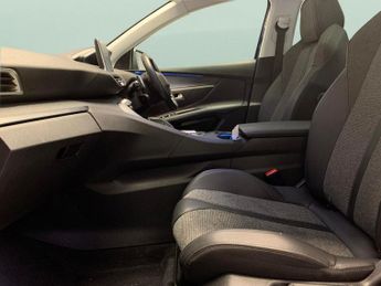 Peugeot 3008 1.2 PureTech GPF Allure EAT (130 ps) - NAV - BLIND SPOT ASSIST