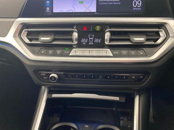 BMW 3 Series 2.0 330e 12kWh Sport Pro Plug-in (292 ps) - LEATHER - ADAPTIVE L