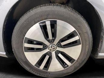 Volkswagen E-golf 35.8kWh e-Golf (136 ps) - CLIMATE CONTROL - DAB - USB AUDIO