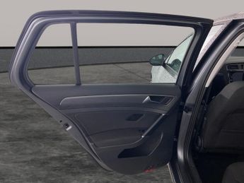 Volkswagen E-golf 35.8kWh e-Golf (136 ps) - CLIMATE CONTROL - DAB - USB AUDIO