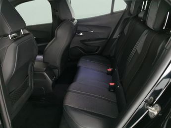 Peugeot E-2008 50kWh GT (136 ps) - LED - REVERSE CAM - NAV