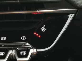 Peugeot E-2008 50kWh GT Premium (136 ps) - KEYLESS ENTRY - LED - REVERSE CAM