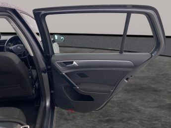 Volkswagen E-golf 35.8kWh e-Golf (136 ps) - CLIMATE CONTROL - DAB - USB AUDIO