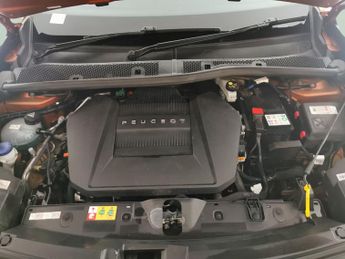 Peugeot E-2008 50kWh GT Premium (136 ps) - KEYLESS ENTRY - LED - REVERSE CAM