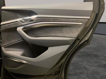 Audi e-tron 55 S line Sportback quattro 95kWh (408 ps) - ADJUSTABLE SUSPENSI