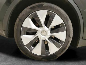 Tesla Model Y (Dual Motor) Long Range 4WDE (384 bhp) - HEATED STEERING