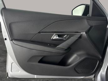 Peugeot E-208 50kWh GT (136 ps) - BLIND SPOT ASSIST - WIFI - LANE DEPARTURE