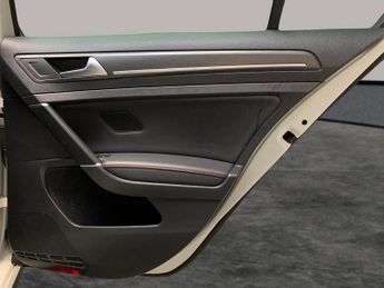 Volkswagen Golf 2.0 TSI GTI Performance DSG (245 ps) - NAV - CARPLAY - LED