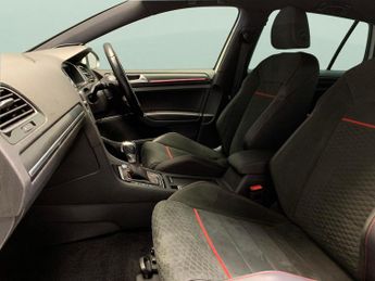 Volkswagen Golf 2.0 TSI GTI Performance DSG (245 ps) - NAV - CARPLAY - LED