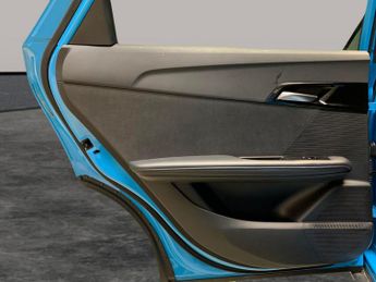 MG Mg4 64kWh Trophy Long Range (203 ps) - HEATED STEERING - BLIND SPOT 