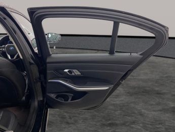 BMW 3 Series 2.0 330e 12kWh Sport Pro Plug-in (292 ps) - LEATHER - ADAPTIVE L