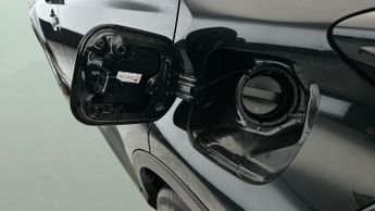 Toyota C-HR 1.8 VVT-h GPF Icon CVT (122 ps) - BLUETOOTH - AIR CON - AUTO HEA