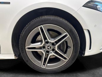 Mercedes-Benz A Class 1.3 A250e 15.6kWh AMG Line (Executive) Plug-in 8G-DCT (218 ps) -