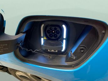 MG Mg4 64kWh Trophy Long Range (203 ps) - HEATED STEERING - BLIND SPOT 