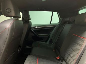 Volkswagen Golf 2.0 TSI GTI Performance DSG (245 ps) - NAV - CARPLAY - LED