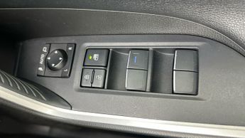 Toyota RAV4 2.5 VVT-h Design CVT 4WD (222 ps) - BLUETOOTH - SPEED LIMIT RECO