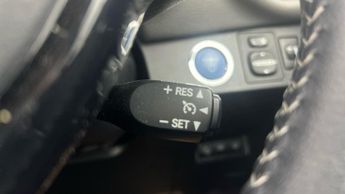 Toyota Yaris 1.5 VVT-h Icon Tech E-CVT (100 ps) - CRUISE - AIR CON - PARK SEN