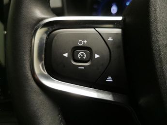 Volvo C40 Twin Recharge 78kWh Plus AWD (408 ps) - KEYLESS ENTRY - PARK ASS