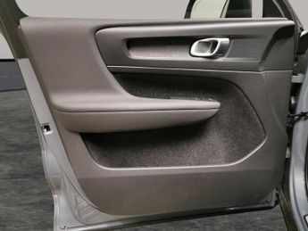 Volvo C40 Twin Recharge 78kWh Plus AWD (408 ps) - KEYLESS ENTRY - PARK ASS