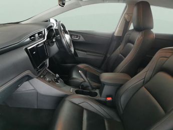 Toyota Auris 1.8 VVT-h Excel CVT (136 ps) - HEATED LEATHER - DAB - BLUETOOTH