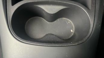 Toyota Yaris 1.5 VVT-h Icon Tech E-CVT (100 ps) - CRUISE - AIR CON - PARK SEN