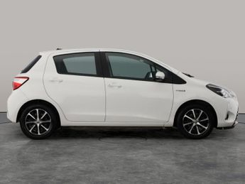 Toyota Yaris 1.5 VVT-h Icon Tech E-CVT (100 ps) - CRUISE - AIR CON - PARK SEN