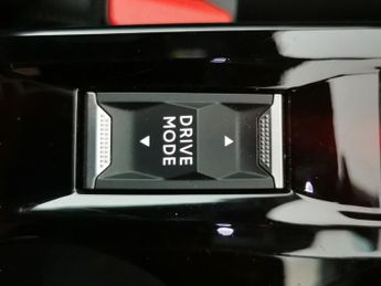 Peugeot E-2008 50kWh GT (136 ps) - LED - REVERSE CAM - NAV