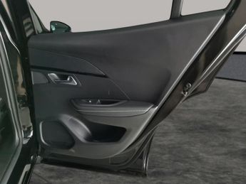 Peugeot E-2008 50kWh GT (136 ps) - LED - REVERSE CAM - NAV