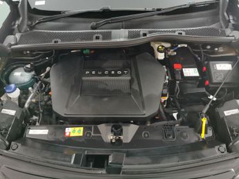 Peugeot E-2008 50kWh GT (136 ps) - LED - REVERSE CAM - NAV