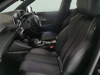 Peugeot E-2008 50kWh GT (136 ps) - LED - REVERSE CAM - NAV