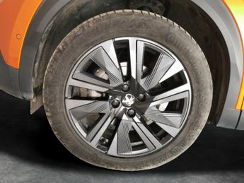 Peugeot E-2008 50kWh GT Premium (136 ps) - KEYLESS ENTRY - LED - REVERSE CAM