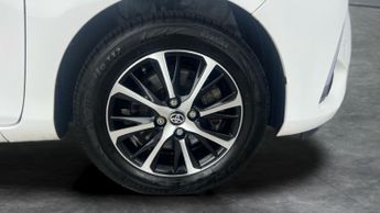 Toyota Yaris 1.5 VVT-h Icon Tech E-CVT (100 ps) - CRUISE - AIR CON - PARK SEN