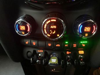 Mini Electric Hatch Cooper SE 32.6kWh Level 2 (184 ps) - REVERSE CAM - HEATED SEATS 