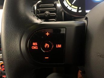 Mini Electric Hatch Cooper SE 32.6kWh Level 2 (184 ps) - REVERSE CAM - HEATED SEATS 