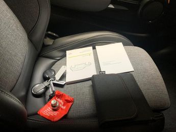 Mini Electric Hatch Cooper SE 32.6kWh Level 2 (184 ps) - REVERSE CAM - HEATED SEATS 