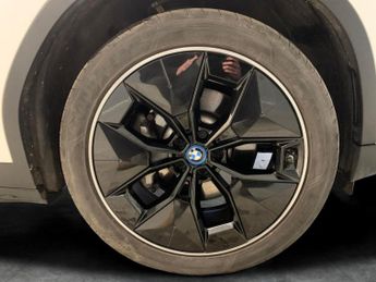 BMW iX3 80kWh Premier Edition (286 ps) - LEATHER - NAV - HEATED SEATS