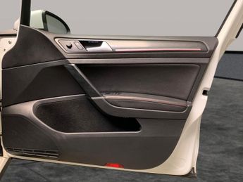 Volkswagen Golf 2.0 TSI GTI Performance DSG (245 ps) - NAV - CARPLAY - LED