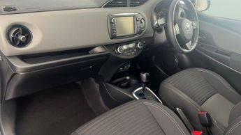 Toyota Yaris 1.5 VVT-h Icon Tech E-CVT (100 ps) - CRUISE - AIR CON - PARK SEN